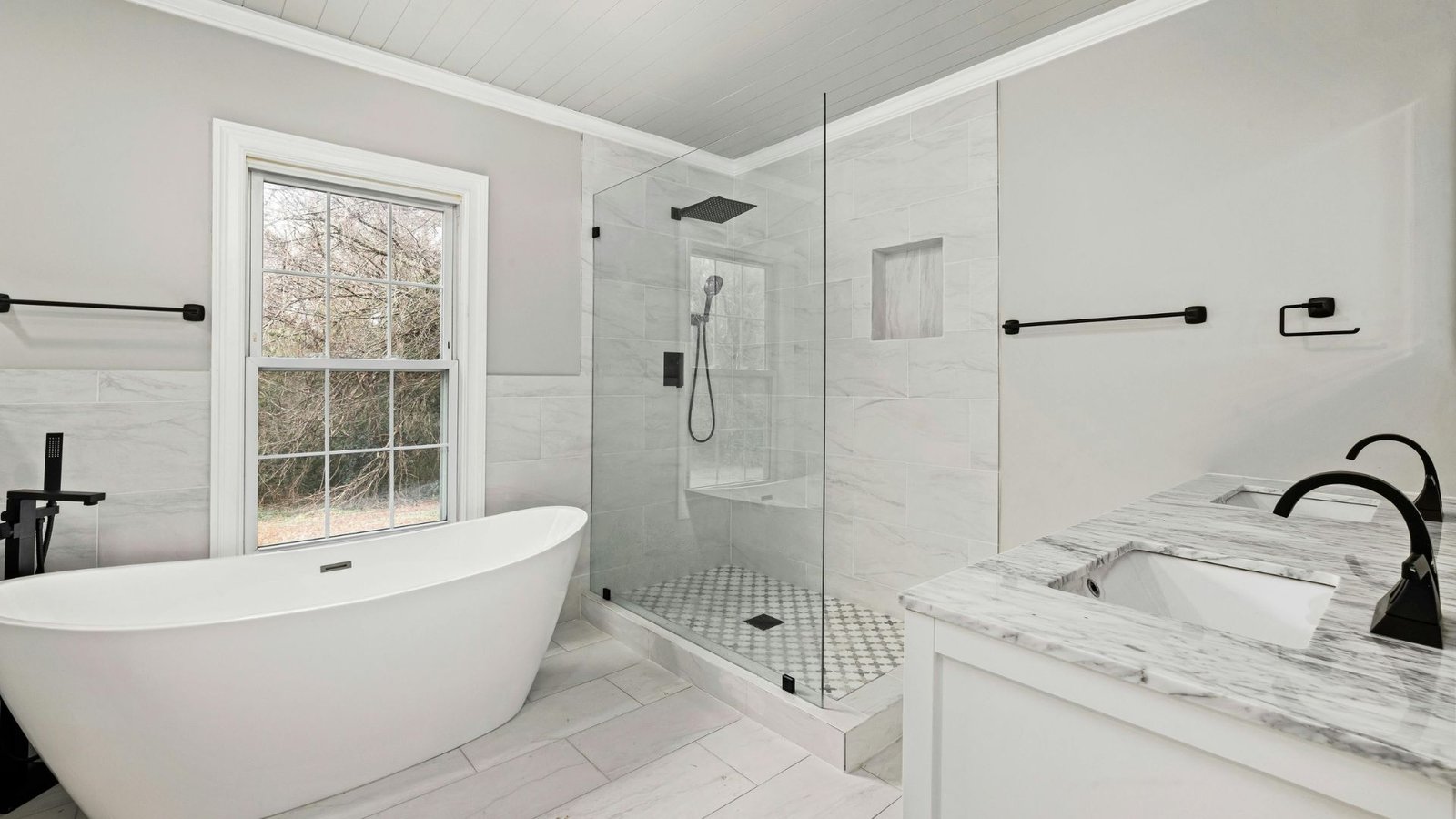 Shower vs Tub: Which One Makes More Sense for Your Home?